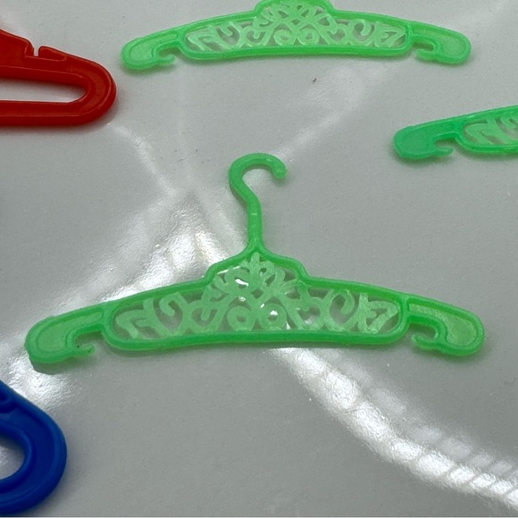 Vintage Lot Of 15 Barbie Doll Clothes Clothing Hangers - Picture 3 of 5